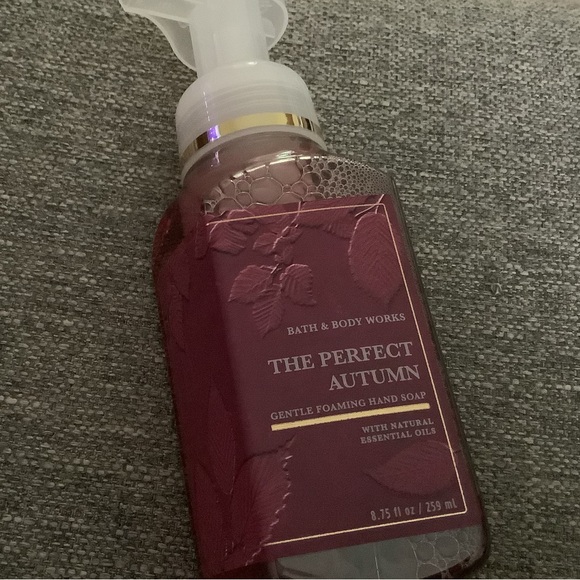 Bath & Body Works The Perfect Autumn Foaming Hand Soap New - Picture 3 of 4